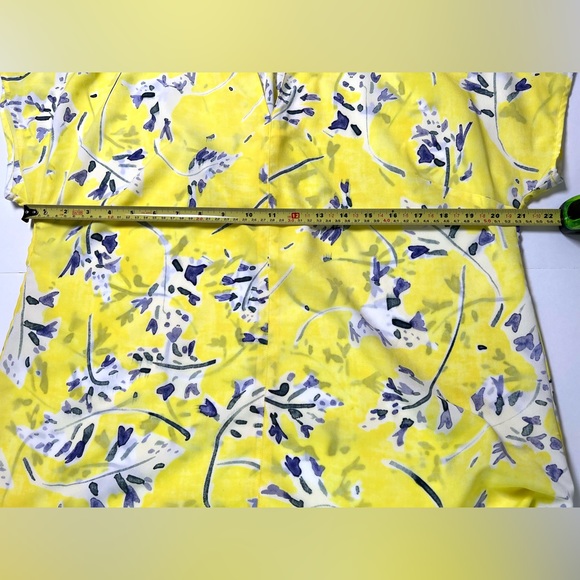 CAbi Stevie short sleeve bright flowy floral spring/summer blouse/top size M - Picture 11 of 11